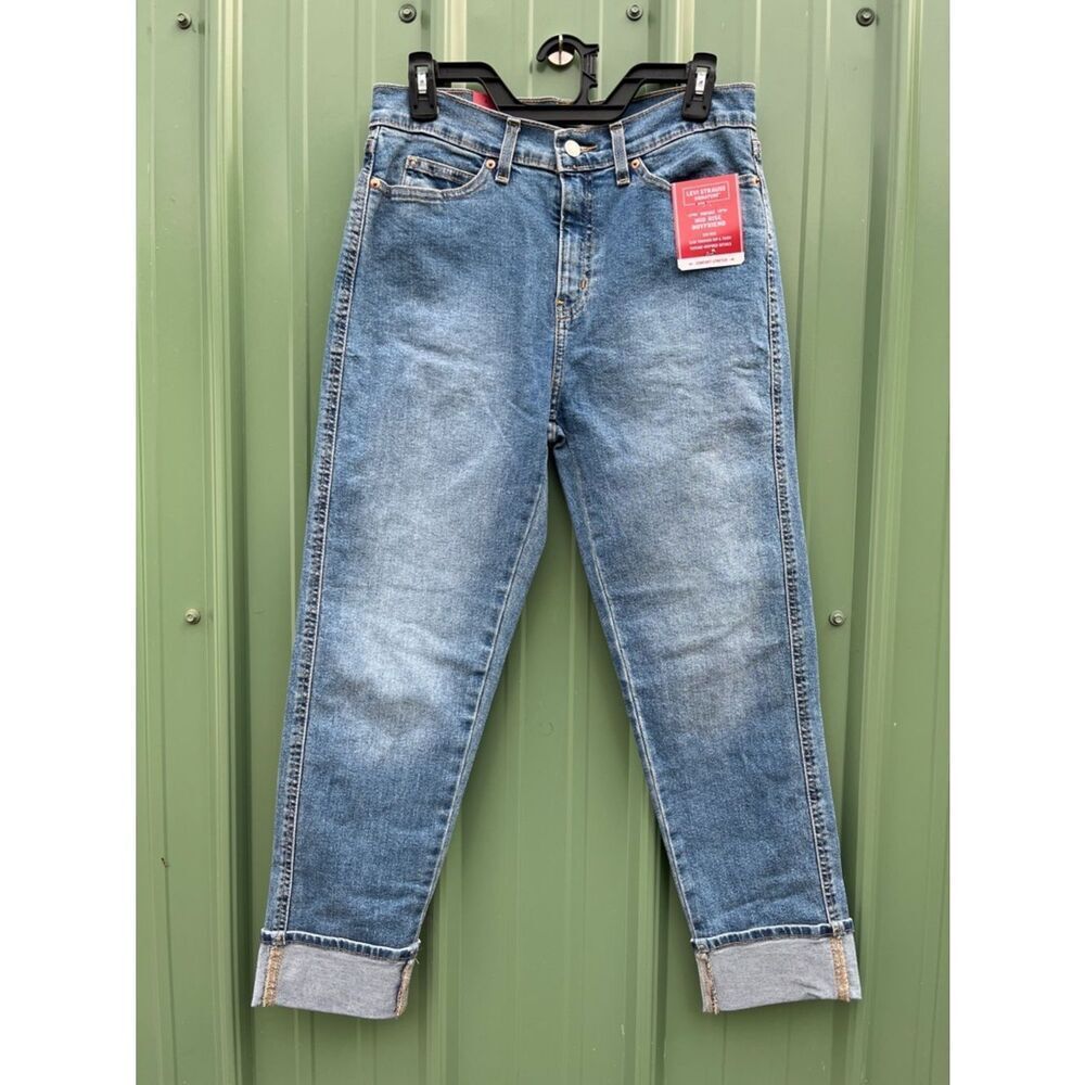 Women’s Levi Strauss Vintage Boyfriend Jeans Size 4